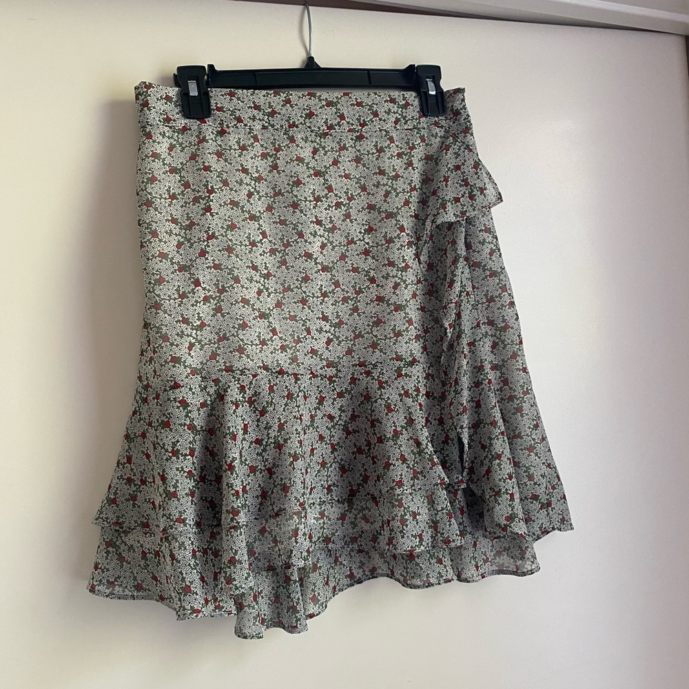 Brand new never worn Prima rose mini skirt